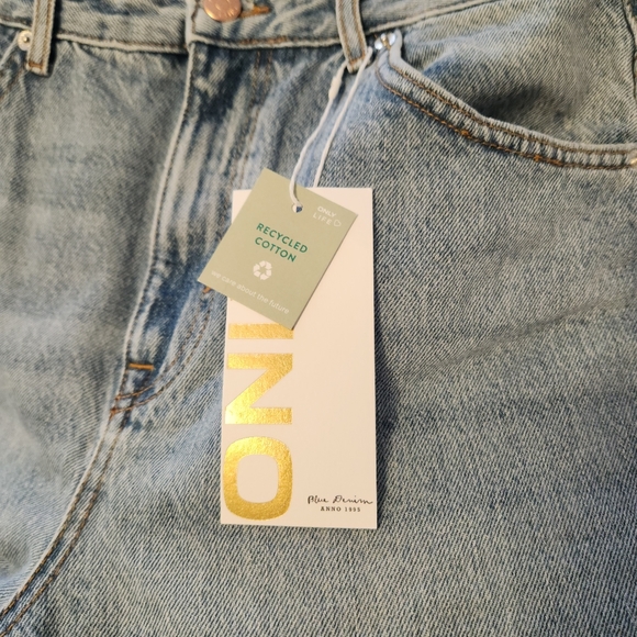 Light blue jeans - Picture 2 of 6